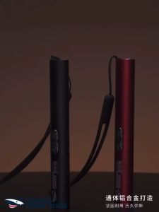 ปากกาเลเซอร์ LS313 ฉลามยิ้มแบบ 2 ปากกาเลเซอร์พอยเตอร์เลเซอร์สำหรับแมว สีเขียว แบบพกพาไฟแดงสว่างมาก คุณสมบัติของ LS313 เป็นเสนอเลเซอร์ยิงยาว 1000 เมตร