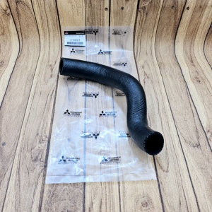 KARET SELANG RADIATOR ATAS PENDEK MITSUBISHI TRITON ALL NEW HDX 2.5 2500CC 2015-2023 1370A963