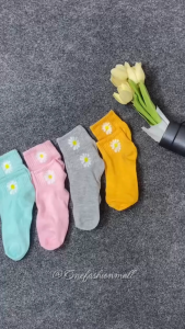 Onefashionmall Kaos Kaki Atas Mata Kaki Motif Bunga Daisy Cute Kaoskaki Style Wanita Dewasa KK004