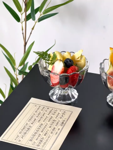 พร้อมส่งในไทย แก้วเครื่องดื่มสุดน่ารัก เหมาะกับผลไม้ ไอศครีม น่ารัก ใบเล็กเนื้อแก้วใส