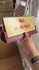 Biển chức danh gỗ đồng tam giác mặt rút