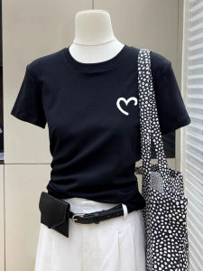 เสื้อยืดแขนสั้นสีดำ ทรงเข้ารูป ดีไซน์หัวใจเล็ก แฟชั่นฤดูร้อน สำหรับผู้หญิง เสื้อผ้าทำงานสไตล์เกาหลี เสื้อผ้าทำงานแบบคลาสสิก