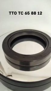 SEAL TTO TC 65 88 12: Komponen Otomotif & Suku Cadang Kendaraan