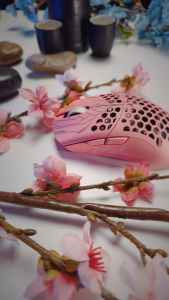Finalmouse ULX Sakura Medium – Wireless Gaming Mouse [8000Hz/26000 DPI/PixArt Sensor/Carbon Fiber Composite]