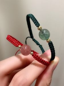 สร้อยข้อมือคริสตัลธรรมชาติพร้อมเชือกสีแดงทำมือเรียบง่าย สร้อยข้อมือคู่ สร้อยข้อมือเพื่อนที่ดีที่สุด สตรอเบอร์รี่ควอตซ์ ลูกปัดนำโชค