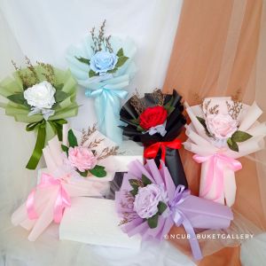 Buket  bunga/bunga flanel/bunga artifisial/buket boneka/boneka wisuda/hadiah/kado ultah/bunga kering/anniversary/teddy bear/bucket bunga murah/buket tangerang/buket jakarta/jabodetabek/kado cowok/kado cewek/kado estetik peach
