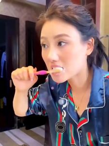 [Malaysia warehouse 24 hours delivery]whitening toothpaste teeth whitening Antibacterial Toothpaste 100g pem utih gigi Remove tartar yellow tartar stone Relief Bad Breath Fresh Breath