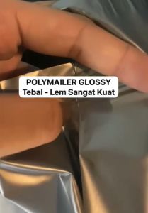 Kantong Plastik 10X20 CM 100 LEMBAR Packing Polymailer Hitam Glossy Tebal Lem Perekat sangat Kuat