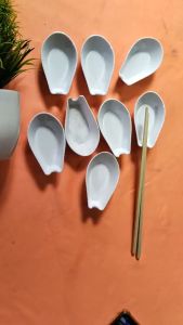 Combo 10 cái gác Đũa Nhựa Melamine màu Trắng bóng  Size 7.8 x 2.7 x 3.1 cm gác muỗng melamine trắng bóng  GĐ 04 _ 9.2 x 5.4 X 2.2 cm