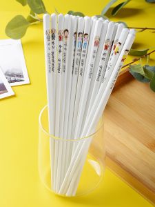 Đũa Gốm Gia Đình Với Hoạt Hình Tên高温 Chống Nấm Xương Đáng Yêu Trung Quốc Chia Màu Quà Tặng Hàng Ngày Giữa Cha Mẹ Và Con Cái