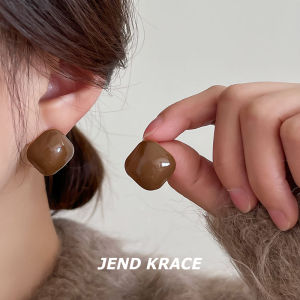 Elegant Square Shaped Coffee Colored Womens Ear Cuffs for New Year 2025 Fashionable Jewelry Accessories High-End Design