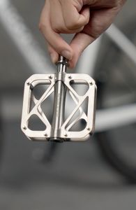 ROCKBROS Titanium Alloy Pedal 3 Bearings Smooth MTB Road Bike Cycling Pedal Stainless Anti-slip Nails Waterproof Durable Foot Pedal Riding Equipment