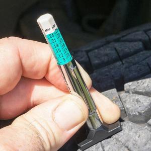 Car Tyre Tire Tread Depth Gauge Meter Auto Tire Wear Detection Measuring Pen Color Coded Digital Caliper Monitoring System