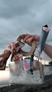 LIMITED 10 SET ONLY!MOTHER DAYS SUPRISE GIFT BAG/HADIAH PEREMPUAN/BIRTHDAY/RAMADAN/FRIEND/BESTIE/GRADUATION/APOLOGY/ANNIVERSARY/GIFT BAG/母亲节礼盒/母亲节惊喜礼物/生日惊喜礼盒礼品袋/纪念日惊喜礼盒礼品袋/香水护手霜套装/杯子茶袋套组