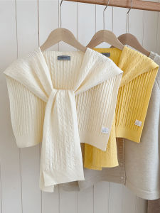 Pouie | Warm & Stylish Knitted Shawl