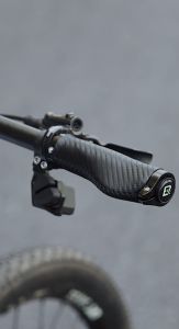 ROCKBROS Bicycle Grip Universal PU Leather Ergonomics Soft Comfortable Bike Handlebar Carbon Pattern Anti Slip Bicycle Accessories