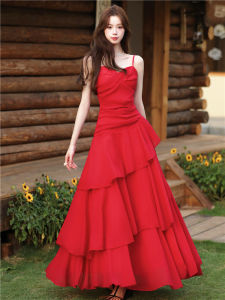 ชุดเดรสยาวสีแดงแขนกุดสไตล์ฝรั่งเศส กระโปรงทรงเอเอวสูง ผ้าโพลีเอสเตอร์ ฤดูร้อน 2025 ชุดสองชิ้น เดรสยาวคลุมเข่า