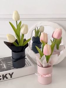 Lọ Hoa Tulip Giả (Kèm Túi Xách) Decor Nhà Cửa - Hoa Giả Trang Trí Góc Học Tập Dùng Làm Tặng Valentine/Các Dịp Lễ