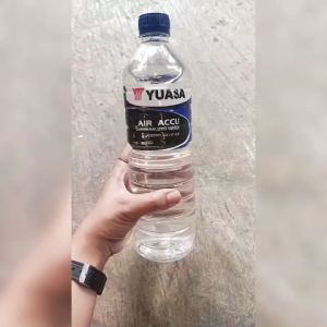 Yuasa Air Aki Merah OR BIRU Accu Zuur 1 Liter Kualitas Terbaik untuk AKI Baru Kemasan 1 Liter Harga Bersaing Standar Pabrik Terbaik