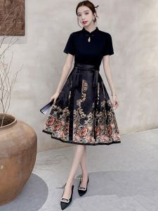 ชุดกระโปรงสั้นผู้หญิงสไตล์จีนใหม่ ชุดกระโปรงสั้นผ้าซาตินเนื้อนุ่ม ทรงเข้ารูป สไตล์วินเทจ ฤดูใบไม้ผลิ ฤดูร้อน ฤดูใบไม้ร่วง