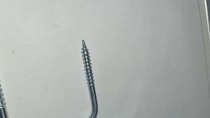 Sekrup Mata Gantungan Baju & Cantolan Burung: Desain Unik dan Aksesori Pakaian