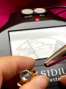 KJ1306 ต่างหูตุ้งติ้ง Natural Blue Topaz & Lavender Amethyst น้ำสวย 9 กะรัต แป้นเสียบติดหู