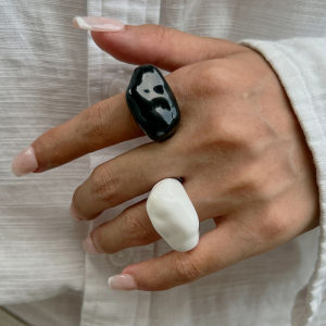 Ingemark Goth Vintage Resin Acrylic Irregular Finger Rings Women 2025 New Trend Simple Knuckle Rings Suitable for Daily Banquets