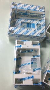 บล็อกพลาสติกลอย บล็อกลอย 2x4 4x4 สำหรับฝาขนาด 1-3 ช่อง 4-6 ช่อง (รุ่นใหม่ รุ่นเก่า)