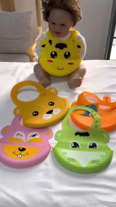 LAKOE Celemek Makan Bayi Silikon Slabber Karakter Lucu Baby Bib Anti Air
