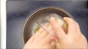 Millet Coarse rice Nourishing the Stomach Five grains and miscellaneous grains as a healthy substitute for low-fat and sugar free food for the elderly