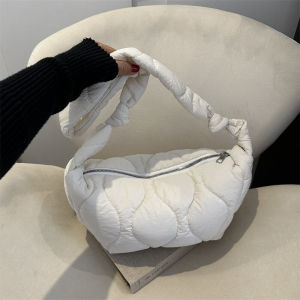 กระเป๋าผ้าใบแฟชั่นสำหรับผู้หญิง 2023 กระเป๋าสะพายข้างทรงสี่เหลี่ยมจัตุรัสความจุขนาดใหญ่แบบใหม่ กระเป๋าสะพายข้างแบบสะพายไหล่เดียวแบบทันสมัย ​​กระเป๋าถือแบบหัวเข็มขัด