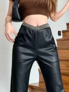 กางเกงขายาวทรงตรงเอวสูงผ้า PU สีดำสำหรับผู้หญิง กางเกงขายาวทรงหลวมฤดูใบไม้ร่วง/ฤดูหนาว ดีไซน์ V ประดับเพชร กระโปรงยาวคลุมเข่า