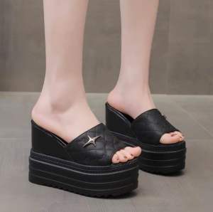 dép đúc siêu nhẹ quai ngan thiết kế mới 12cm fom nhỏ tăng size nhé