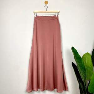 SATIN SKIRT