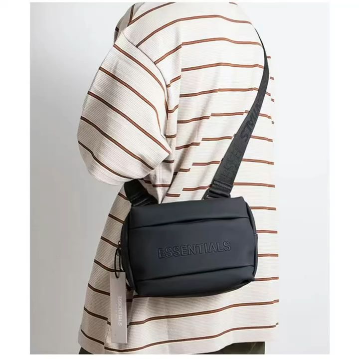 ★大人気★Fear Of God Essentials Waist bag Amazon.co.jp: [FEAR OF GOD] FOG - Fear Of God Essentials
