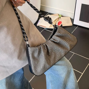 กระเป๋าสะพายข้างใต้วงแขนแฟชั่นสำหรับผู้หญิง กระเป๋าใส่โทรศัพท์มือถือแบบลำลองสำหรับการเดินทาง กระเป๋าสะพายข้างแฟชั่นใหม่ปี 2025