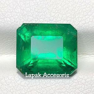 Batu Zamrud Zambia Top Luster Kristal Kualitas Super