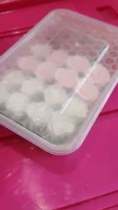 Edible Flowers for Cake Decoration Mini Rose in Container for Valentines Day Birthdays Parties