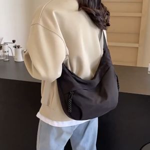 Dumpling Bag / Tas Slempang Dumpling Wanita Impor Polos Premium Quality