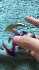 Con quay đồ chơi fidget spinner bằng hợp kim kẽm màu sắc loạI giúp giảm stress hiệu quả (Nhiều Mẫu)-NIEVE