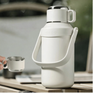 Insulated Large Capacity Stainless Steel Sports Bottle