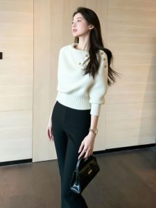 Special Elegance Waist-Cinching White Turtleneck Knitted Top
