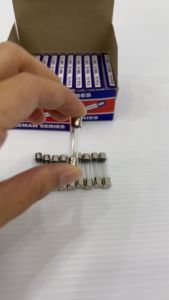 ฟิวส์หลอดแก้ว 10A 30mm. ราคา 10อัน (ถูกต้อง)