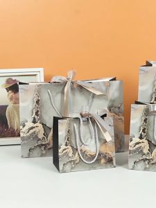 Túi Giấy Cứng Túi Quà Tặng Vân Đá Vẩy Vàng Buộc Nơ Hai Màu Luxury Sang Trọng