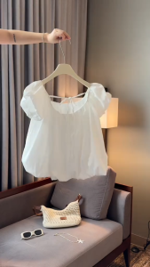 Áo mặc hè chất Gió Sần kiểu nữ dáng bí bồng cổ U tay phồng sau lưng thắt dây xinh xắn