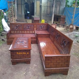 Kursi Sudut Piramid Kayu Jati