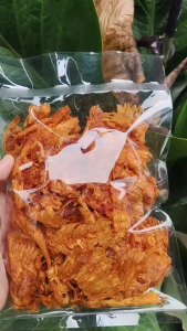 หมึกทวิสตี้ รสหวาน เผ็ด เคี้ยวเพลิน ปลาหมึกบดฉีกเป็นชิ้นๆ ปรุงรสเผ็ดๆปนหวาน รสชาติดี อร่อย ทานเพลินหยุดไม่ได้