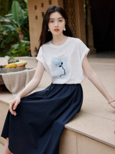 XIANGYING | Áo Thun Tay Ngắn In Hoa Hồng Hand-painted Mềm