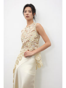 Showyee Exclusive French Handmade Lace Elegant Hollow out Asymmetrical Sleeveless Vest Top Womens Fashion Summer Clothing