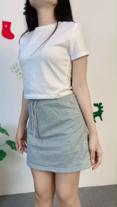 ชุดเซ็ตแฟชั่น เสื้อยืดคอกลม+กระโปรงเอวสูง ทรงเรียบหรู ใส่แล้วดูดี